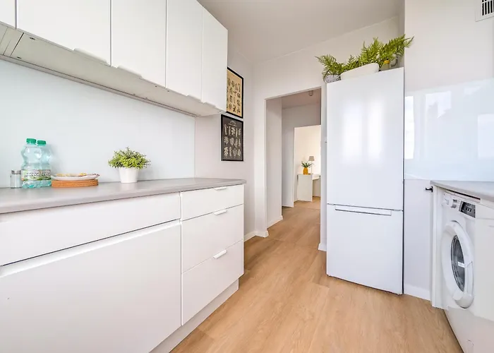 Park Skowroni Pleasant By Bookinghost Breslau