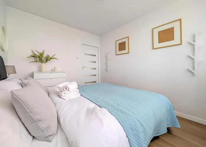 Park Skowroni Pleasant By Bookinghost